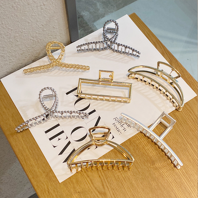 Simple Metal Hollow Out Geomet - Hair Spa Wellness 리뷰 및 가격